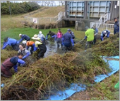 外来生物防除対策事業への支援を行いました。