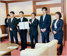 寄付金贈呈式を行いました。