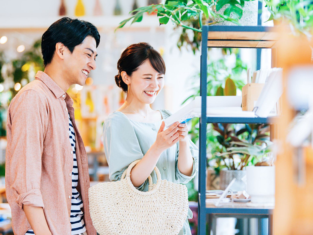 いつものお店や旅行先でおトク!